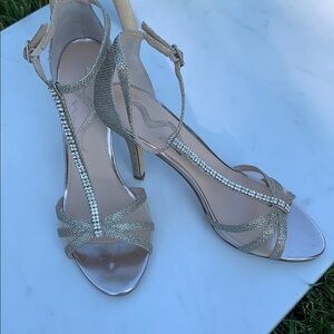 Nina Elegant Silver Strappy Women's Sandals Size 8M